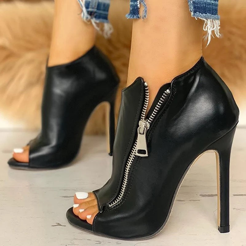 Chic & Sexy Platform Stilettos Black Side Zipper left side view