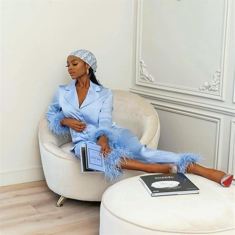 Chic Feather Loungewear Suit