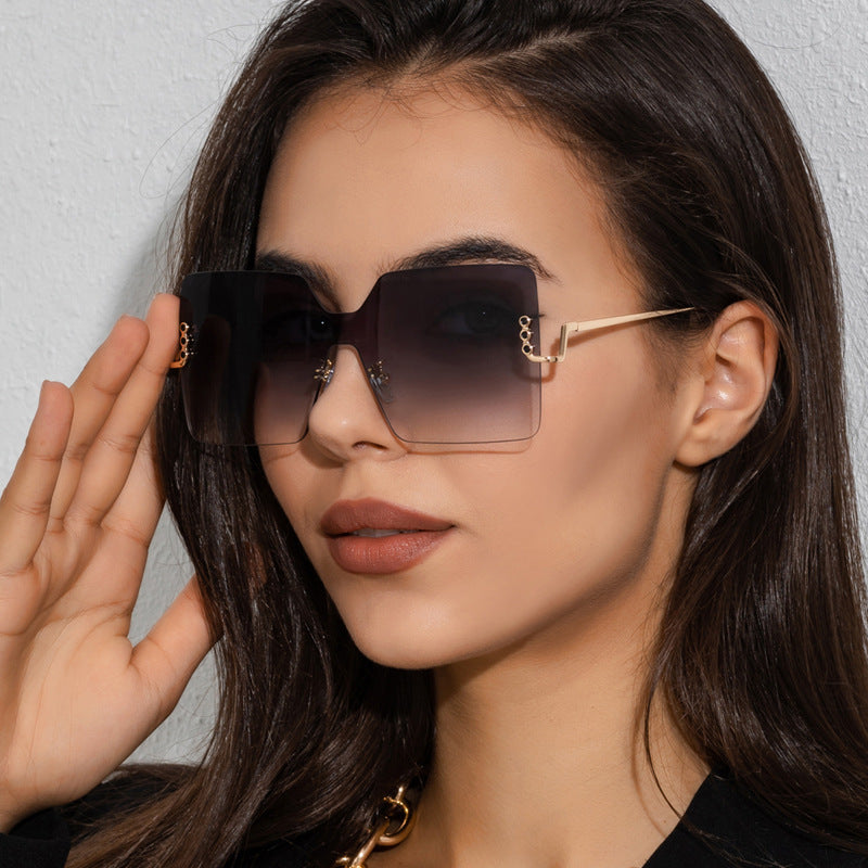 Exquisite Frameless Trim Sunglasses side view