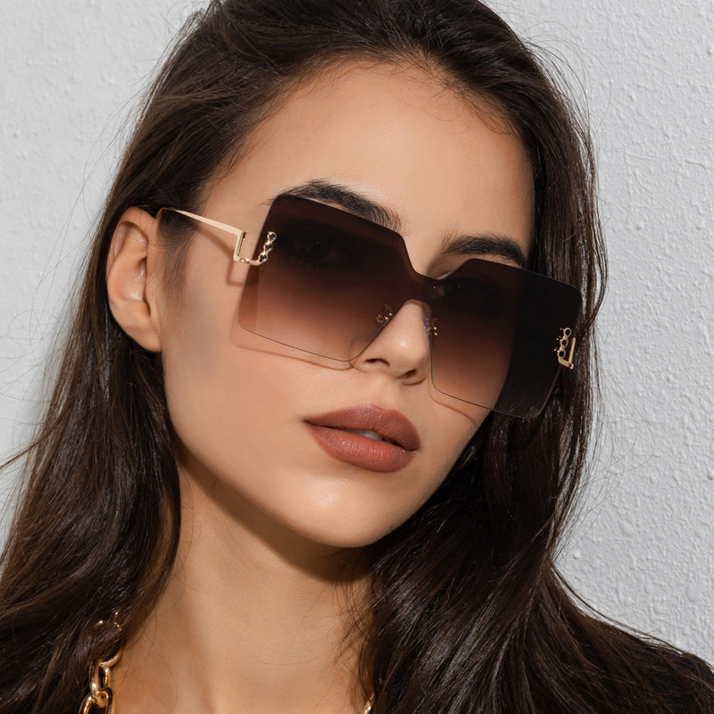 Exquisite Frameless Trim Sunglasses