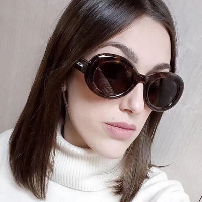 Iconic 50's Look Oval Sunglasses